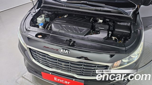 Kia Canival 2019 — photo 6