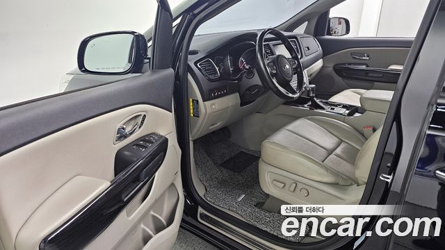 Kia Canival 2019 — photo 10