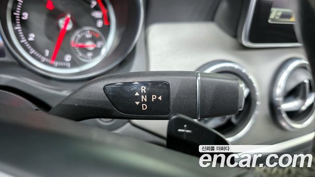 Mercedes-Benz CLA-Class 2017 — photo 9