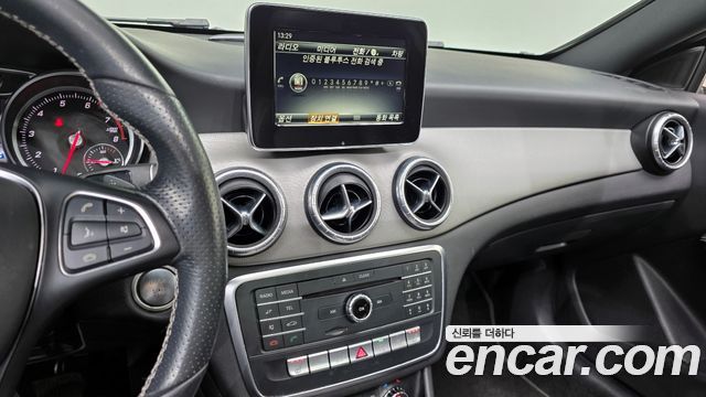 Mercedes-Benz CLA-Class 2017 — photo 14