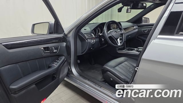 Mercedes-Benz E-Class 2014 — photo 10
