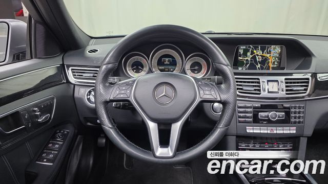 Mercedes-Benz E-Class 2014 — photo 13