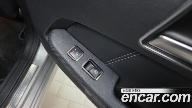 Mercedes-Benz E-Class 2014 — photo 18