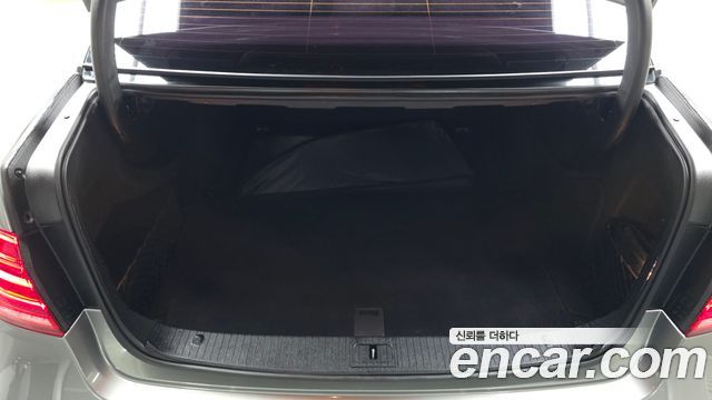 Mercedes-Benz E-Class 2014 — photo 20