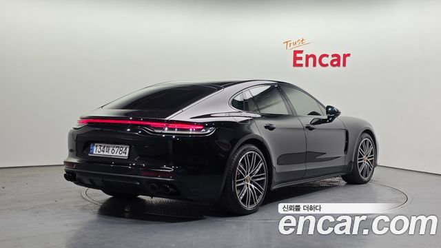 Porsche Panamera 2023 — photo 2