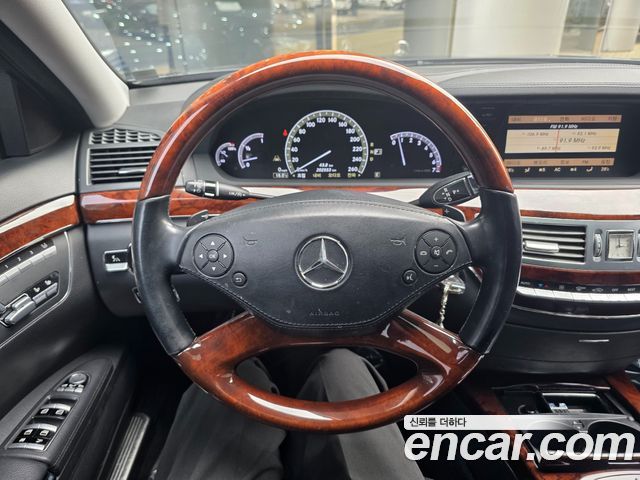 Mercedes-Benz S-Class 2011 — photo 9