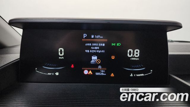 Hyundai Staria 2023 — photo 8