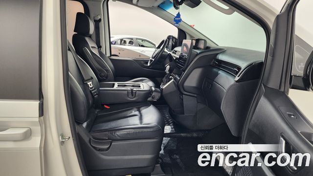 Hyundai Staria 2023 — photo 11