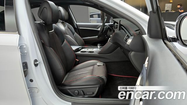 Genesis G70 2019 — photo 10