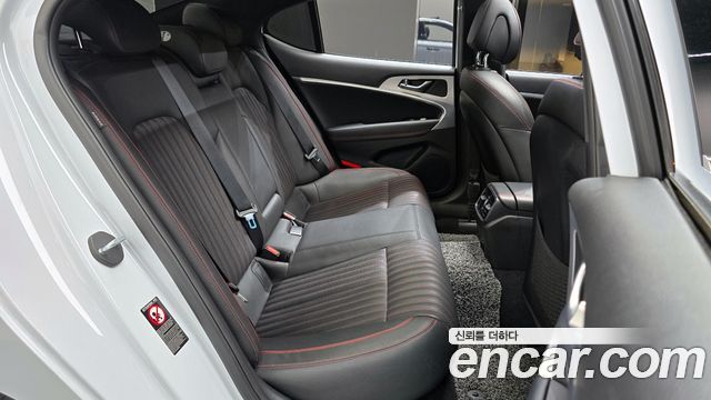 Genesis G70 2019 — photo 12
