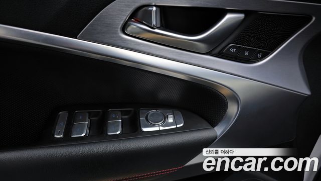 Genesis G70 2019 — photo 18