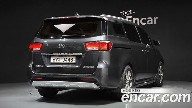 Kia Canival 2016 — photo 2