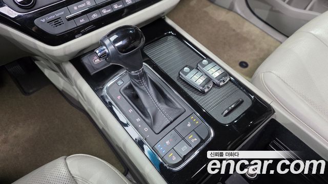 Kia Canival 2016 — photo 9