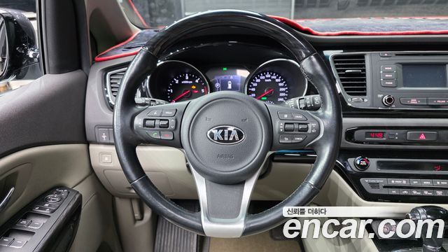Kia Canival 2016 — photo 13