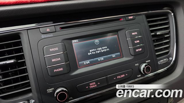 Kia Canival 2016 — photo 16