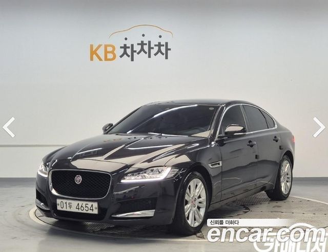 Jaguar XF 2017 — photo 1