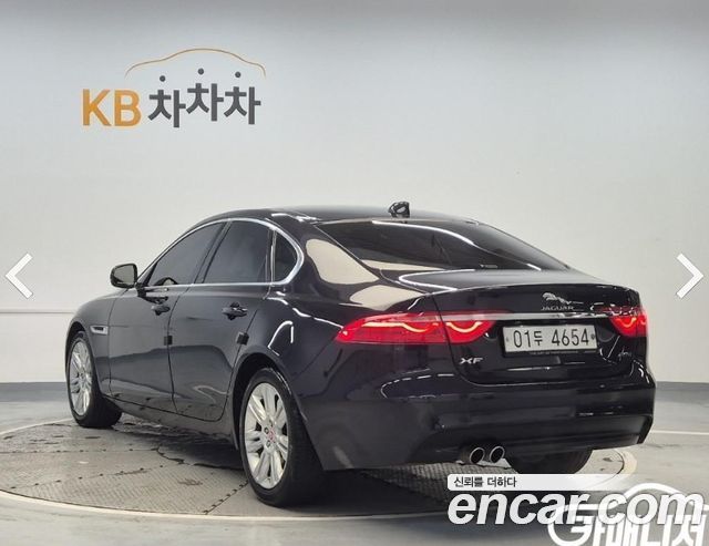Jaguar XF 2017 — photo 2