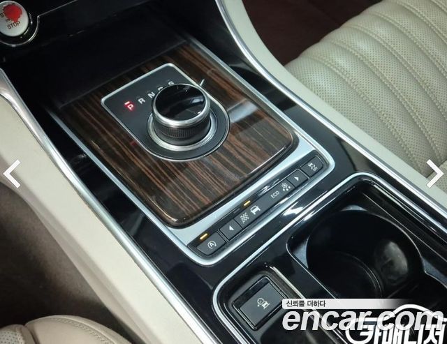 Jaguar XF 2017 — photo 8