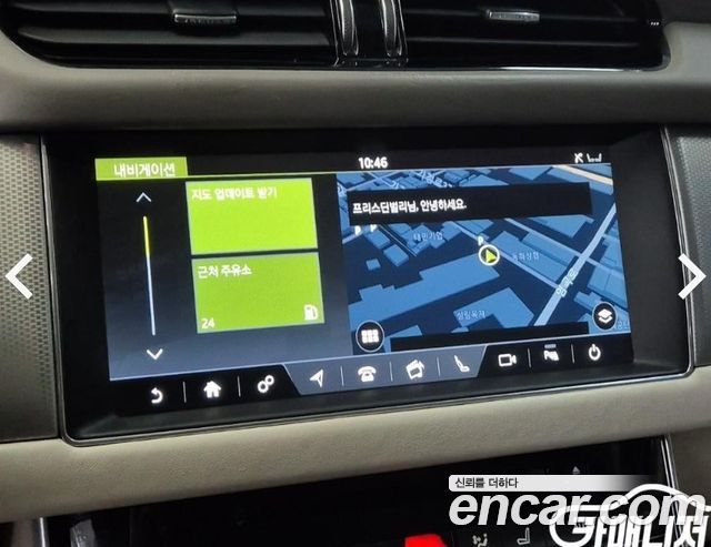 Jaguar XF 2017 — photo 14