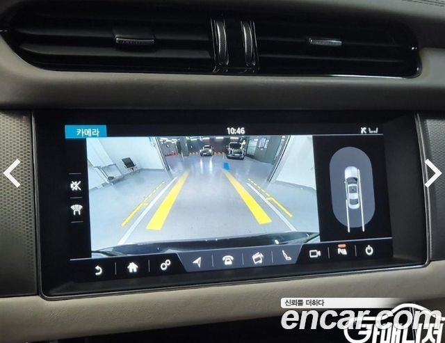 Jaguar XF 2017 — photo 15