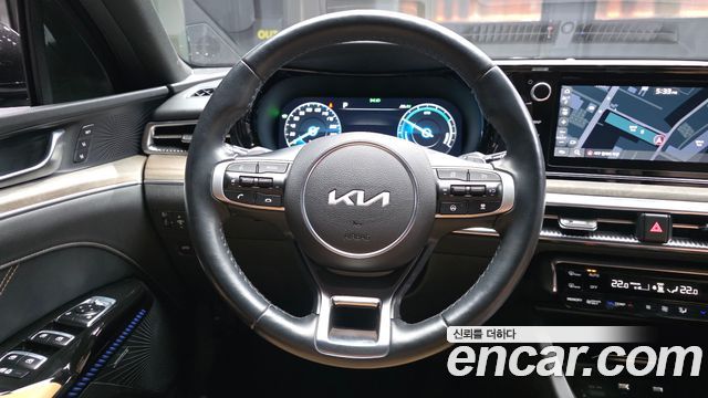 Kia K5 2023 — photo 13