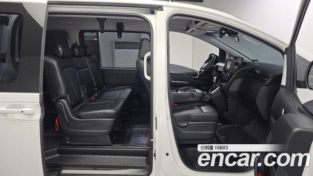 Hyundai Staria 2022 — photo 11
