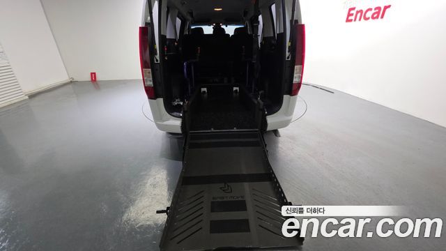 Hyundai Staria 2022 — photo 18