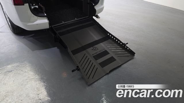 Hyundai Staria 2022 — photo 19