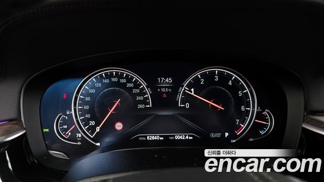 BMW 5-Series 2017 — photo 8