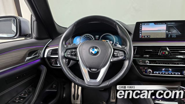 BMW 5-Series 2017 — photo 13