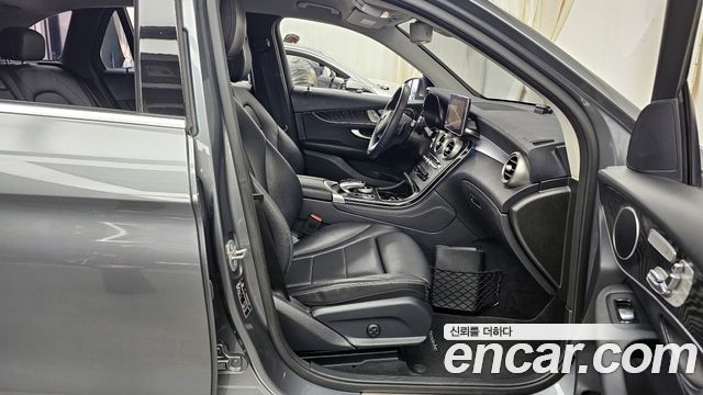 Mercedes-Benz GLC-Class 2019 — photo 11