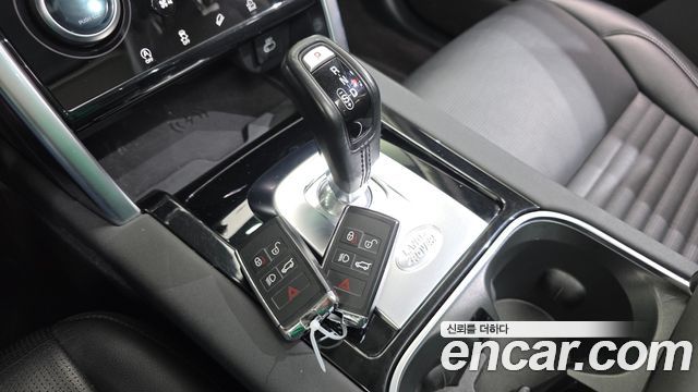 Land Rover Discovery Sport 2022 — photo 9