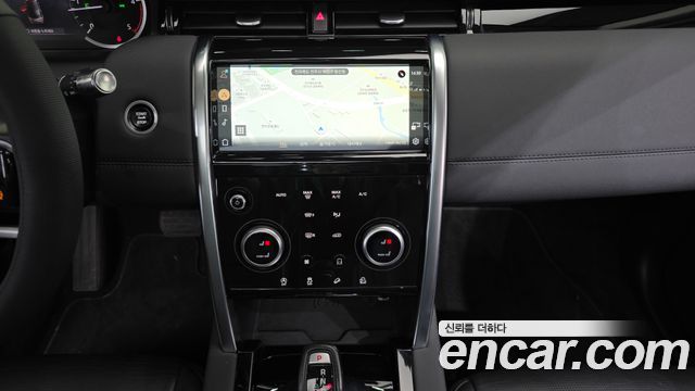 Land Rover Discovery Sport 2022 — photo 15