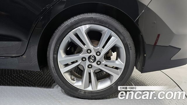 Hyundai AVANTE 2018 — photo 5