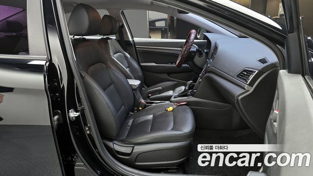 Hyundai AVANTE 2018 — photo 10