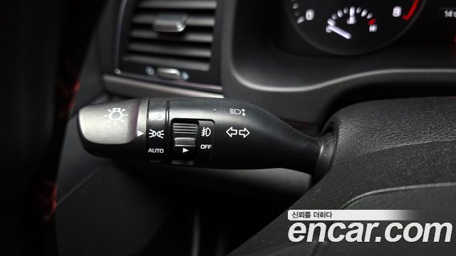 Hyundai AVANTE 2018 — photo 18