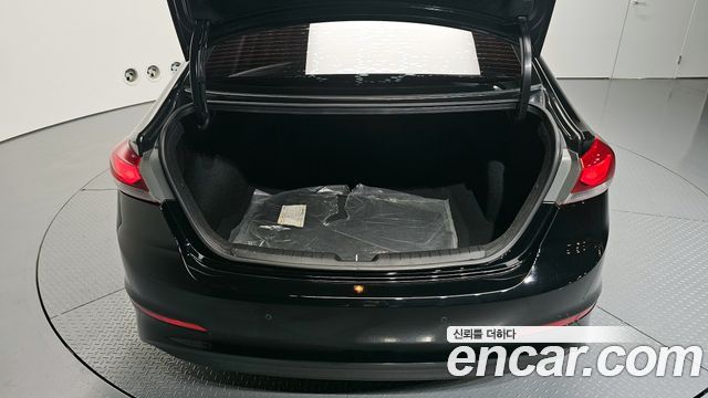 Hyundai AVANTE 2018 — photo 20