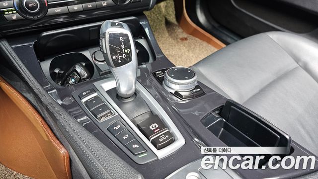 BMW 5-Series 2016 — photo 9
