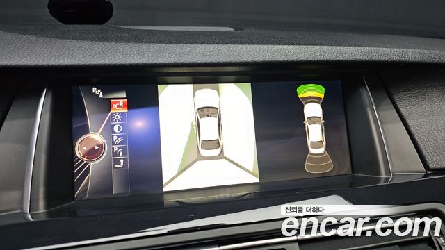 BMW 5-Series 2016 — photo 16