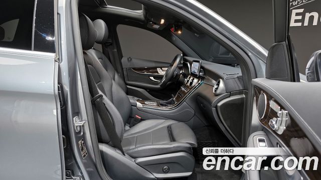 Mercedes-Benz GLC-Class 2020 — photo 12