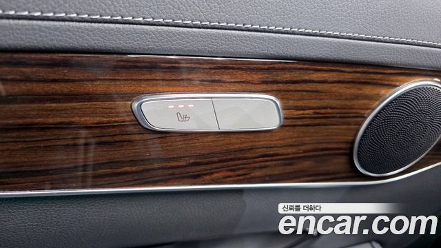 Mercedes-Benz GLC-Class 2020 — photo 17