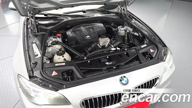 BMW 5-Series 2016 — photo 6