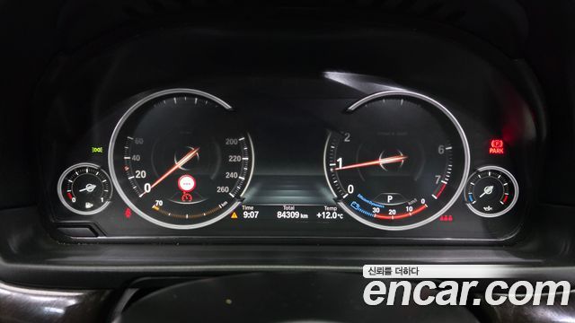 BMW 5-Series 2016 — photo 8
