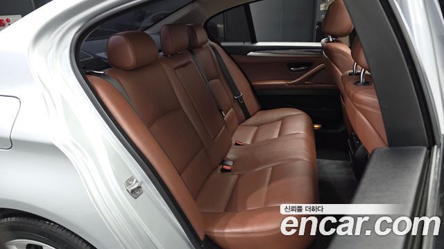 BMW 5-Series 2016 — photo 12