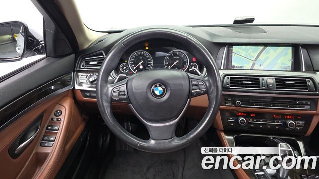 BMW 5-Series 2016 — photo 13