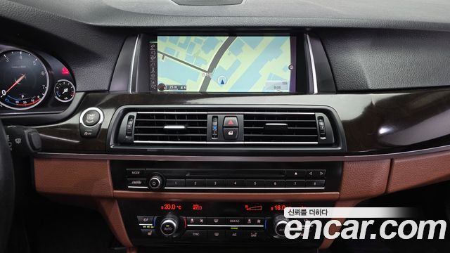 BMW 5-Series 2016 — photo 14