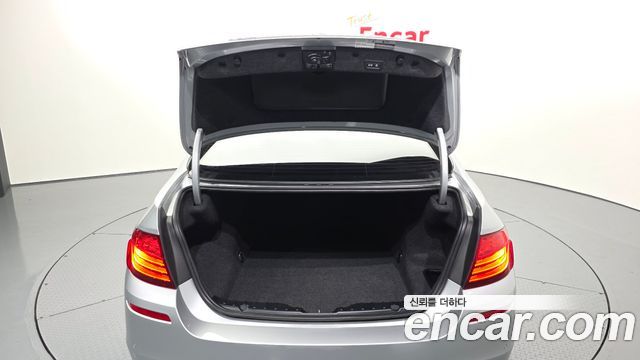 BMW 5-Series 2016 — photo 20
