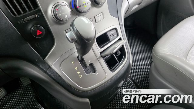 Hyundai Starex 2012 — photo 9