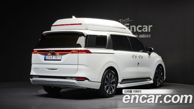 Kia Canival 2023 — photo 2