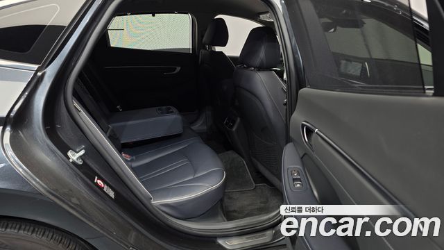 Hyundai Sonata 2022 — photo 12